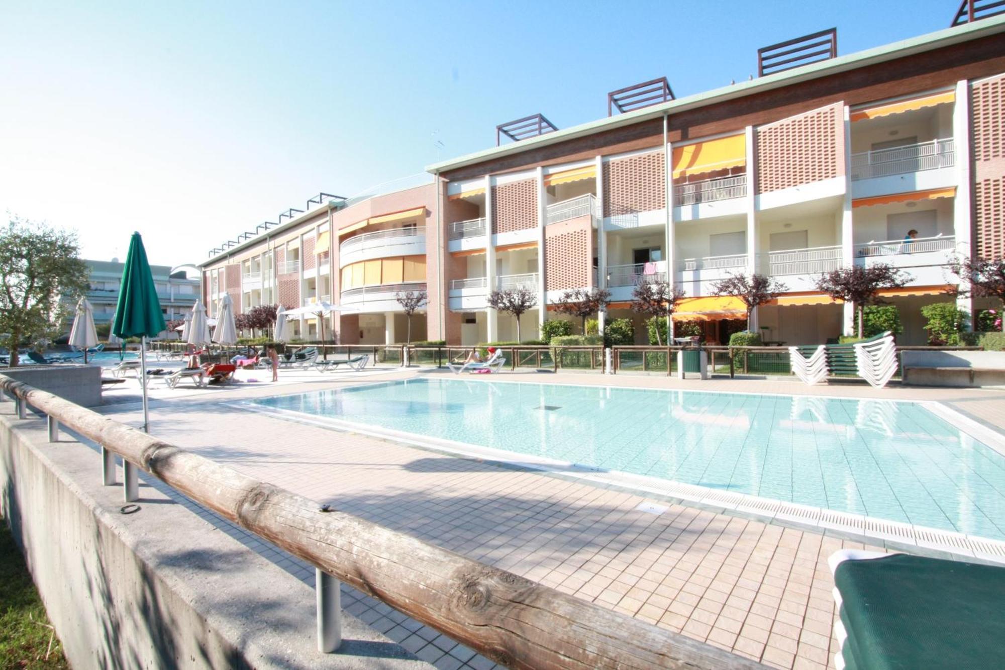 Residenza Le Acacie Apartment Bibione Luaran gambar