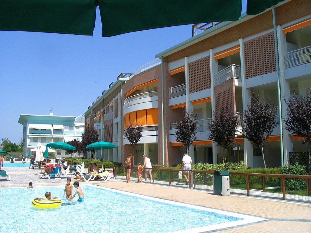 Residenza Le Acacie Apartment Bibione Luaran gambar